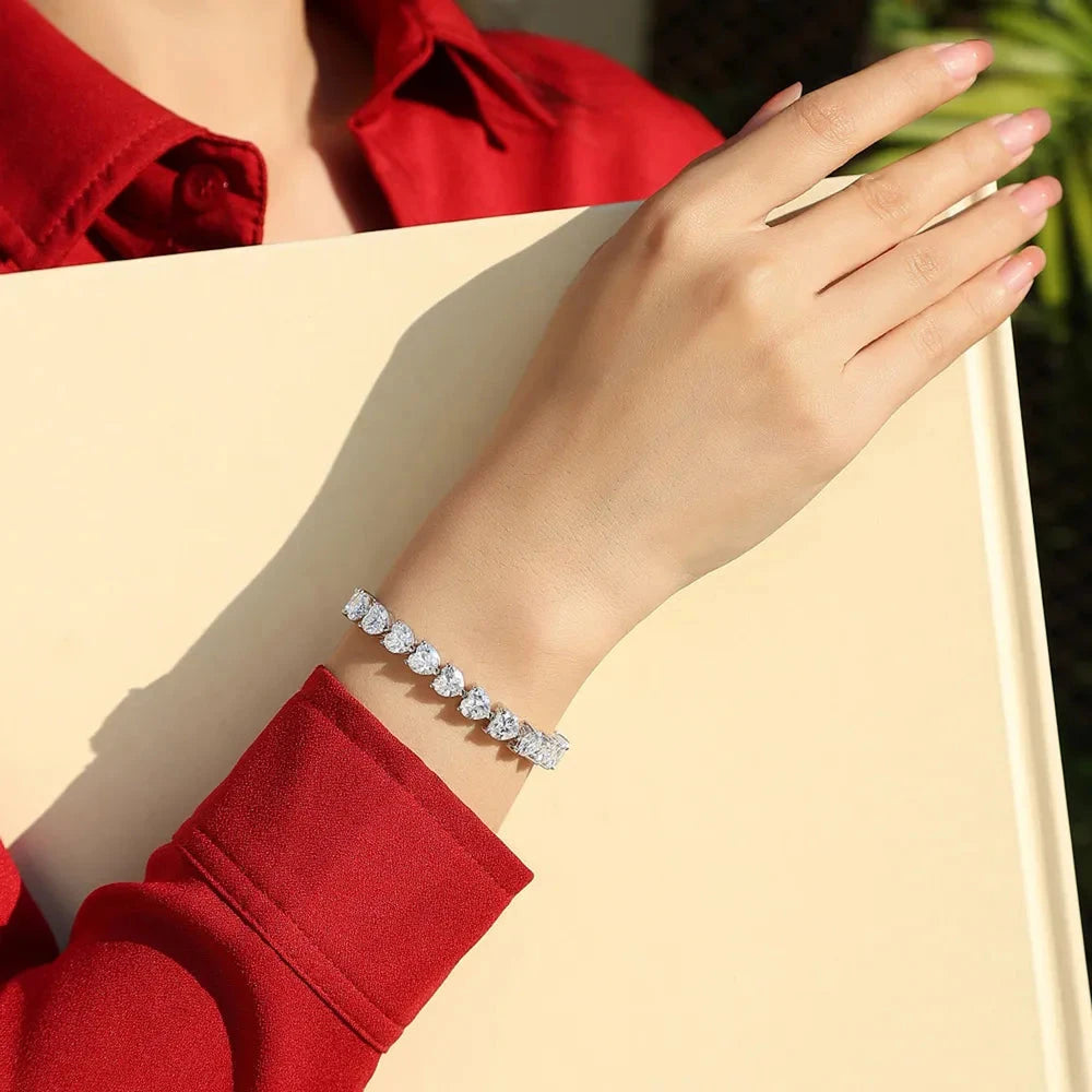IREP Lottie Moissanite Heart Bracelet Bracelet iRepBrand