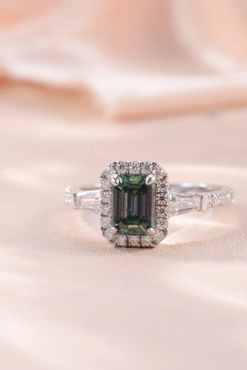IREP Syndicate 1 Carat Lab-Grown Emerald Ring Ring iRepBrand